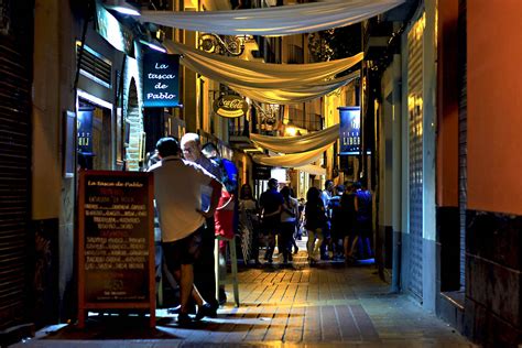 bar de citas zaragoza|Los mejores bares y pubs del centro de Zaragoza.